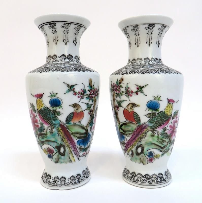 Appraisal: Pair Of th C Chinese Vases Pair Of th C