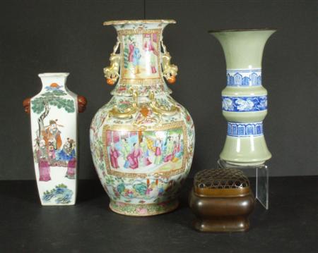 Appraisal: A Chinese Canton famille rose vase decorated with panels of