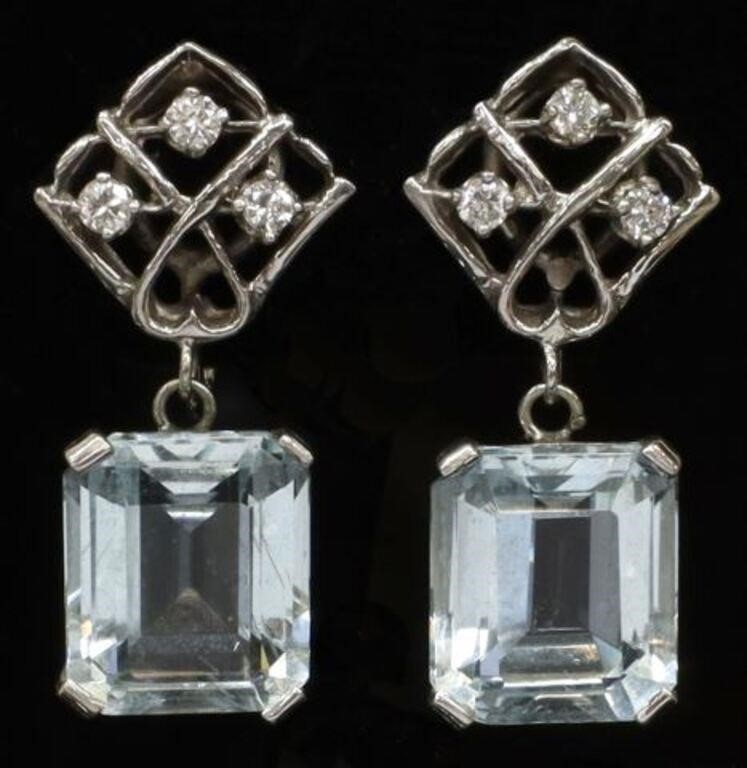 Appraisal: pair Estate kt white gold earrings each set with three