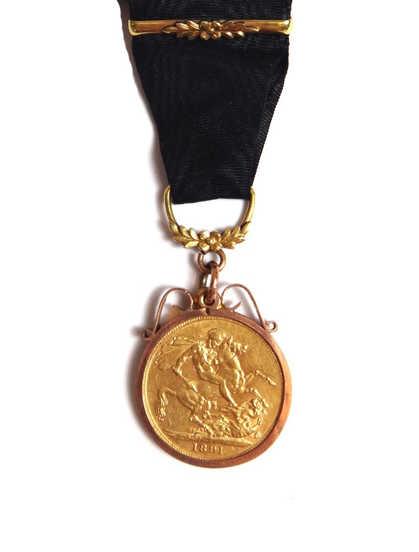 Appraisal: A Victoria Jubilee head sovereign in a gold pendant mount