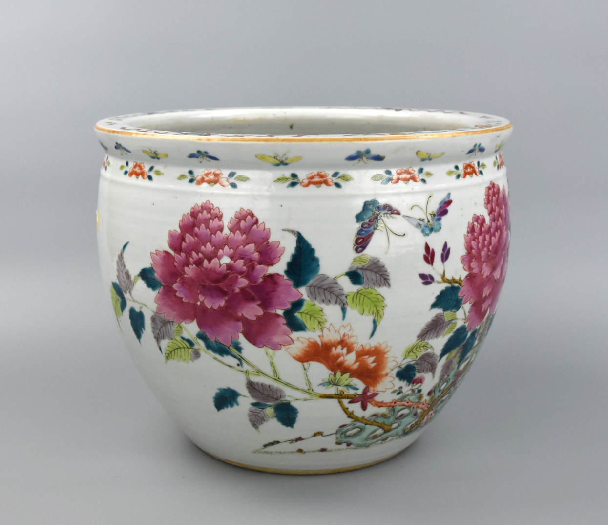 Appraisal: CHINESE FAMILLE ROSE JARDINIERE W FLOWER TH C A late