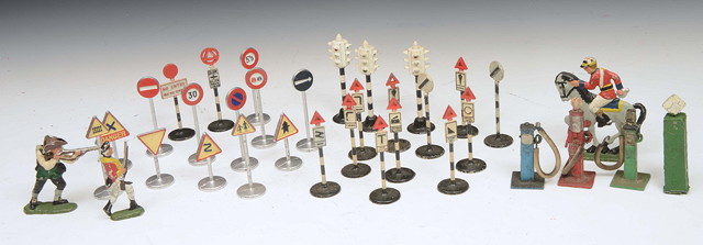 Appraisal: A GROUP OF DINKY TOYS ROAD SIGNS traffic lights petrol