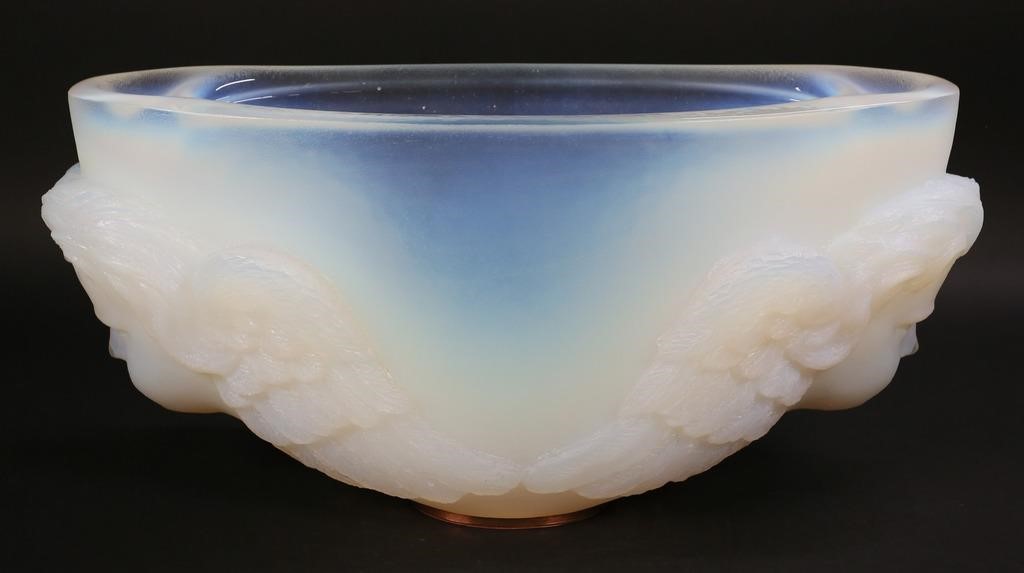 Appraisal: GEORGE BUCQUET OPALESCENT ART GLASS CENTER BOWLGeorge Bucquet American th