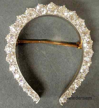 Appraisal: Ladies diamond k y g and platinum horseshoe shaped brooch