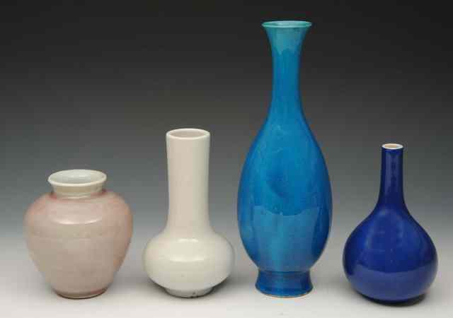 Appraisal: A CHINESE BLUE PEAR SHAPED VASE th Century a Japanese