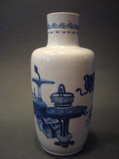 Appraisal: ANTIQUE Chinese Blue and White Vase th th C Kangxi