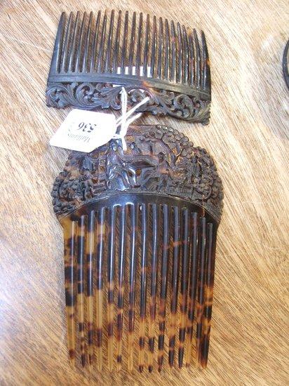 Appraisal: A TH CENTURY CHINESE TORTOISESHELL COMB the surmount carved with