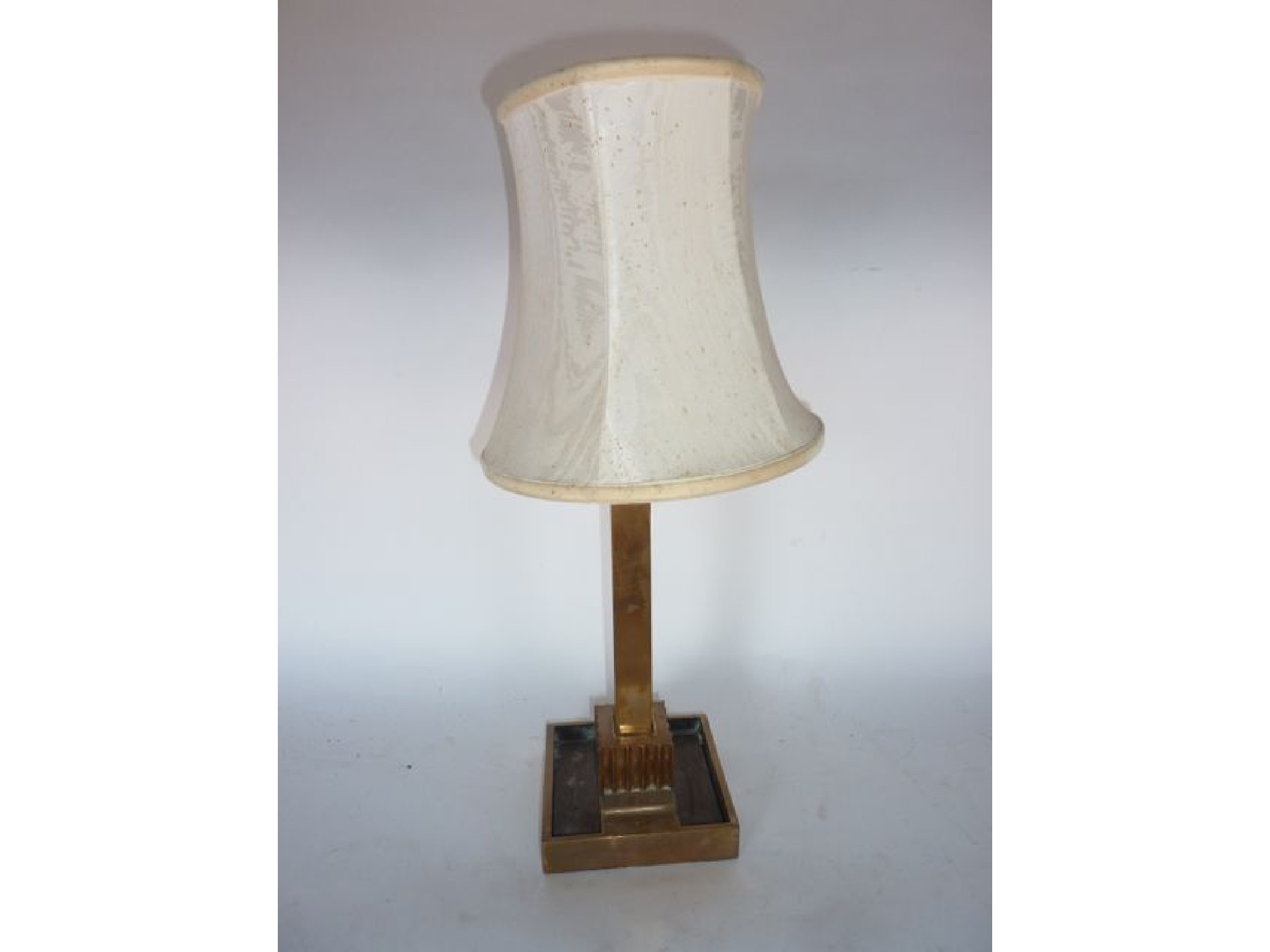 Appraisal: A single good quality heavy brass table lamp the squared