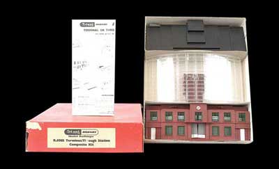 Appraisal: Triang Hornby R ex Hornby Dublo Terminus Through Station Composite