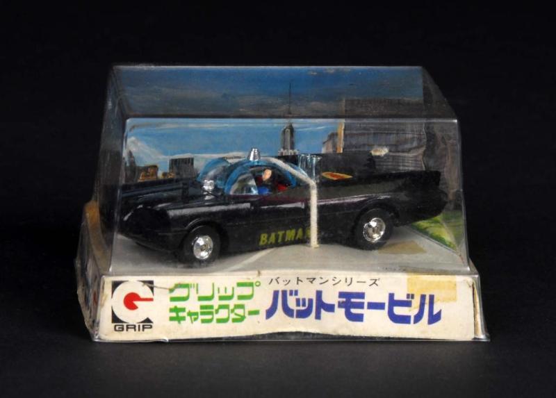 Appraisal: Batmobile Description Japanese Made by Eidai Grip MIB missing missiles