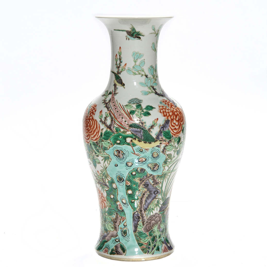 Appraisal: CHINESE FAMILLE VERTE VASE Chinese famille verte vase featuring a