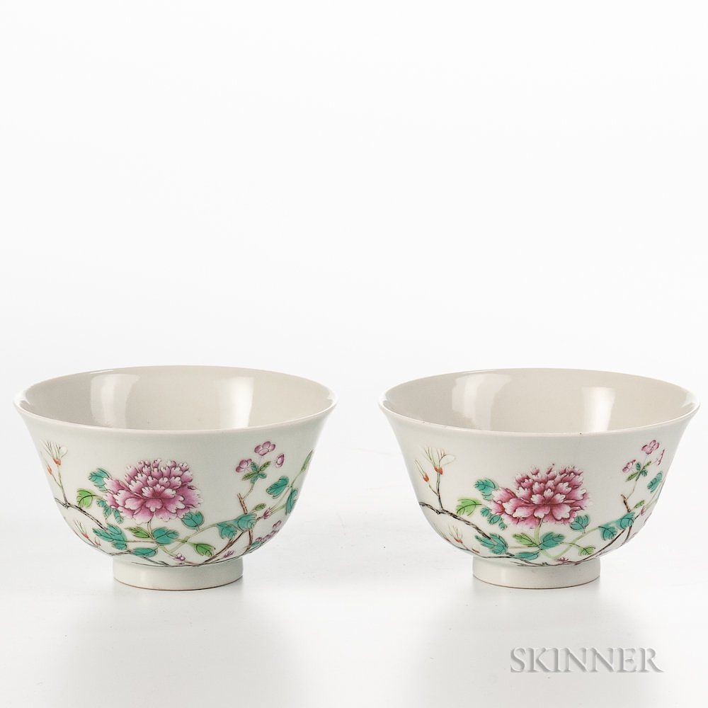 Appraisal: Pair of Famille Rose Bowls Pair of Famille Rose Bowls