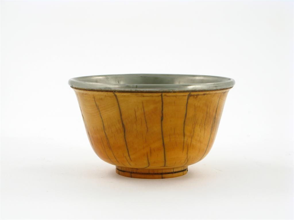 Appraisal: A Chinese ivory bowl