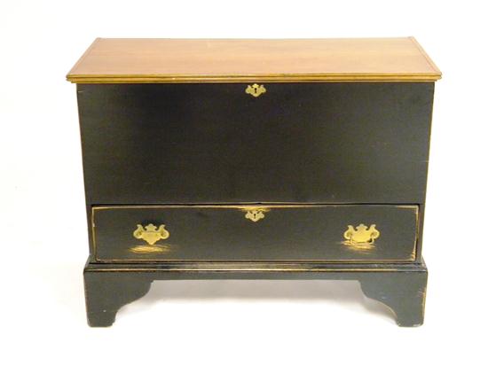 Appraisal: Lift top blanket chest with single lower drawer natural pine