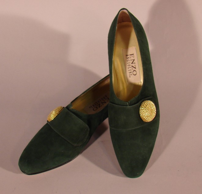 Appraisal: These never worn Enzo Angiolini forest green suede slip-ons have