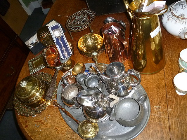 Appraisal: A QUANTITY OF VARIOUS METALWARE to include a pewter oval