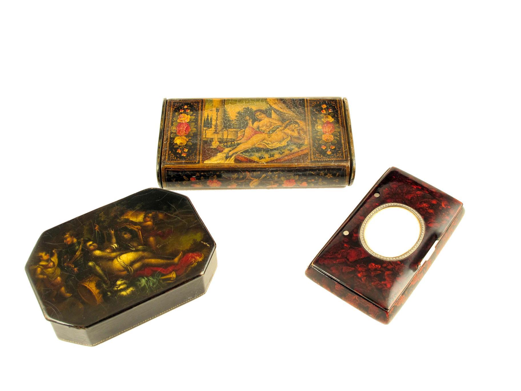 Appraisal: A Russian lacquer rectangular snuff box