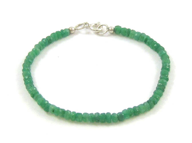 Appraisal: EMERALD AND STERLING SILVER BRACELET inches in length strung with