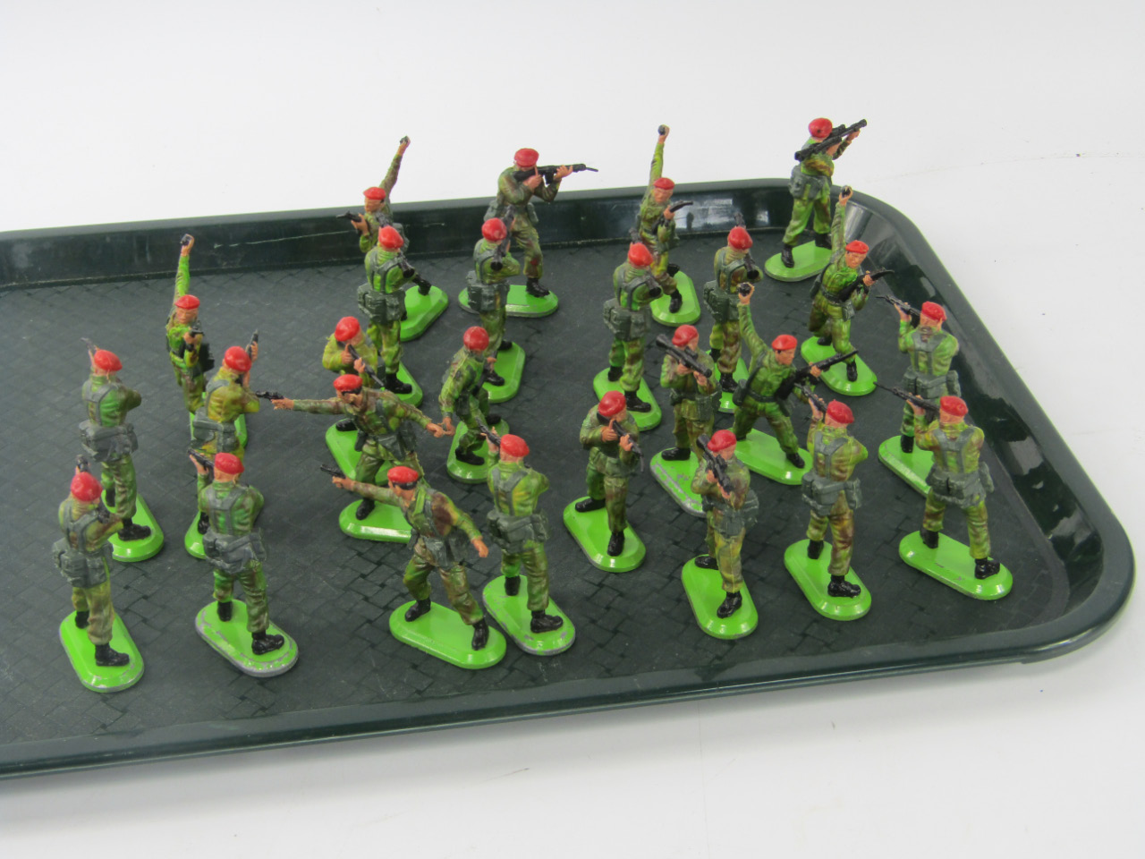 Appraisal: Britains Super Deetail figures of British paratroopers a quantity