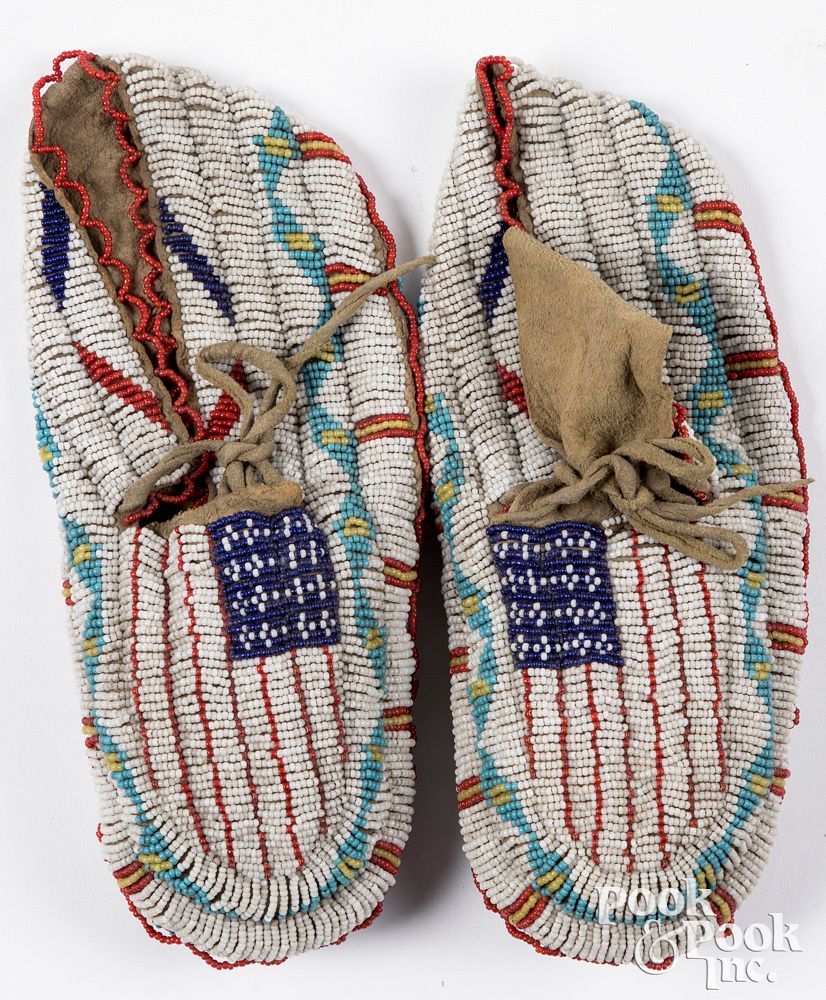 Appraisal: Pair of Native American Indian beaded moccasins Pair of Native