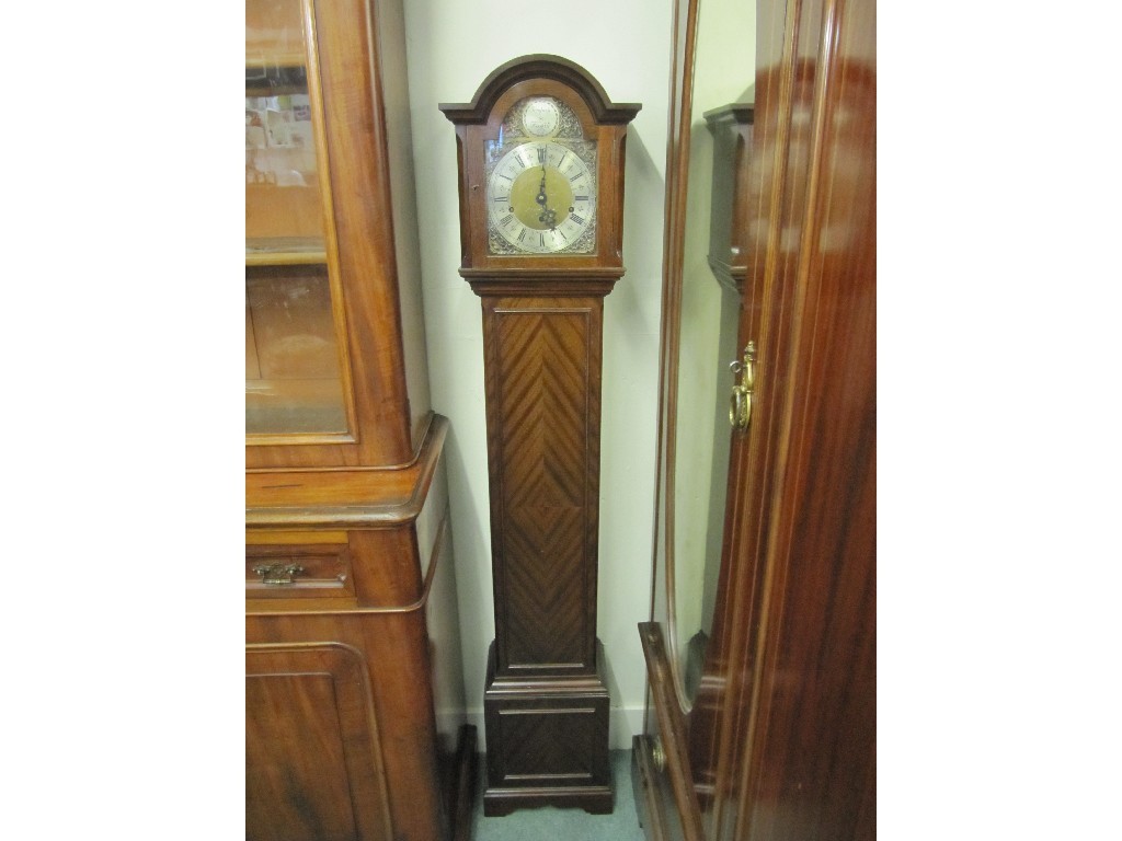 Appraisal: Tempus' mahogany grandmother clock