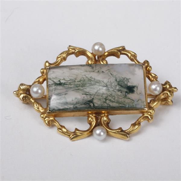 Appraisal: Victorian k pearl and epidote inclusion quartz crystal brooch dwt