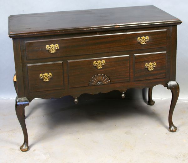 Appraisal: Custom Queen Anne-style mahogany hope chest h x w x