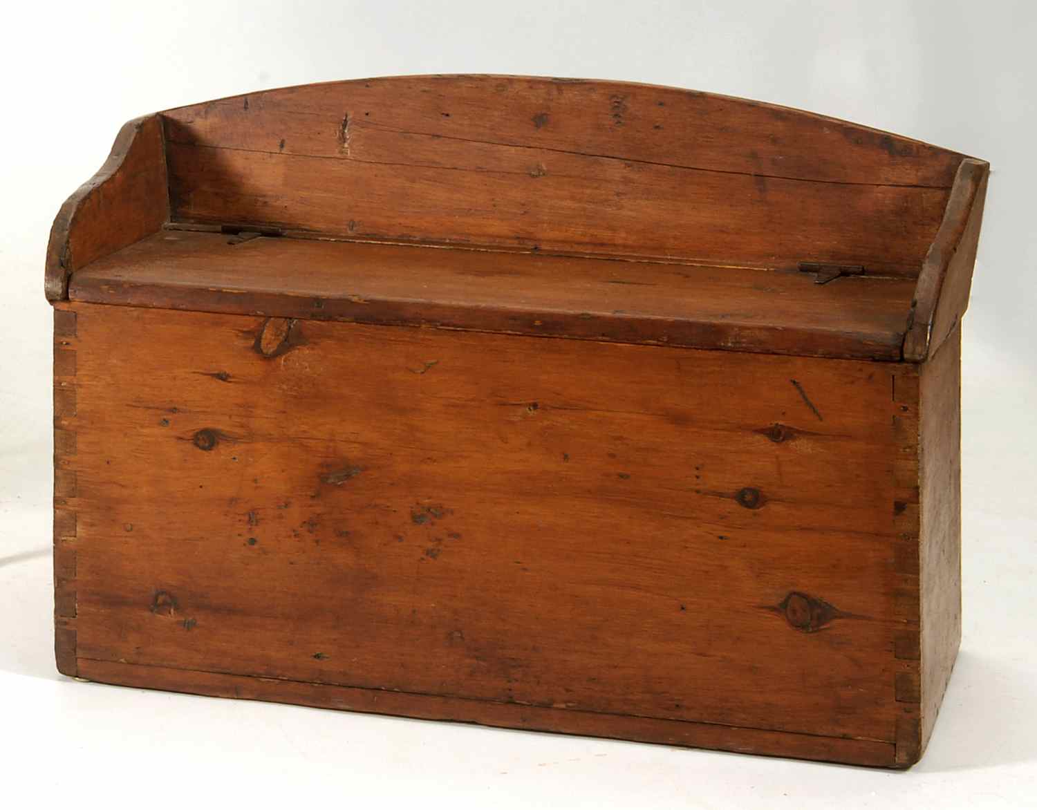 Appraisal: COUNTRY-MADE LIFT-TOP BENCH BLANKET BOX Cape Cod First Half of