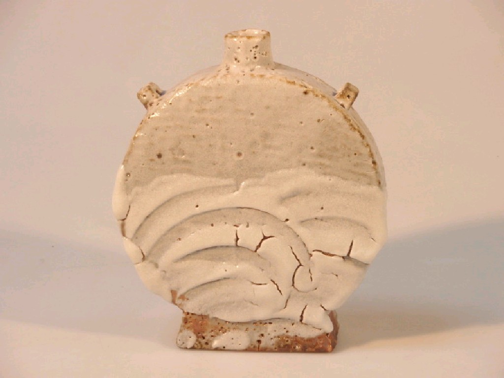 Appraisal: A Japanese moon flask by Ken Matsuzaki with an abstract