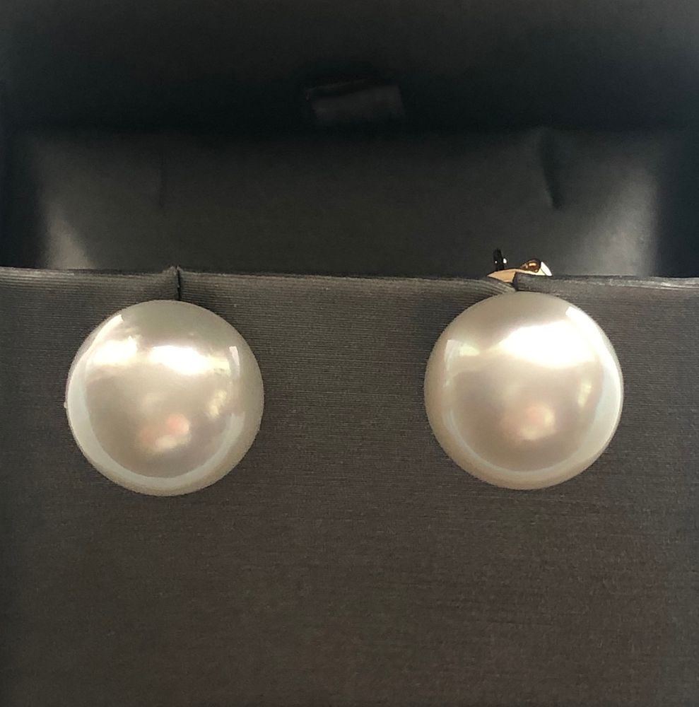 Appraisal: Fine Pair of mm White South Sea Pearls Earrings k