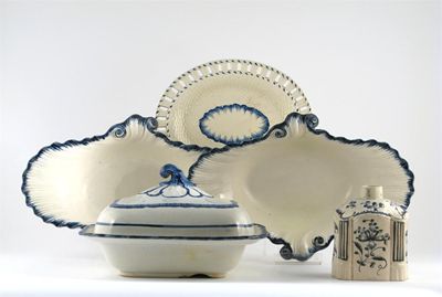 Appraisal: A pearlware tureen and cover with feather moulded edges painted