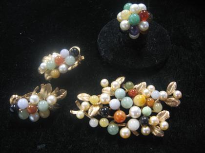 Appraisal: karat yellow gold and semi-precious stone jewelry set Three pieces