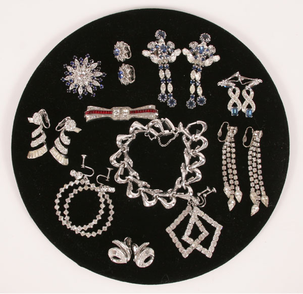 Appraisal: Lot of pieces vintage sparkle jewelry including a sterling starburst