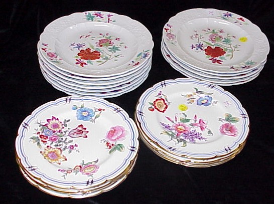 Appraisal: Set of eight early th C Coalport England porcelain luncheon