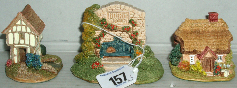 Appraisal: Lilliput Lane Cosy Corner Washday Hampton Moat All boxed