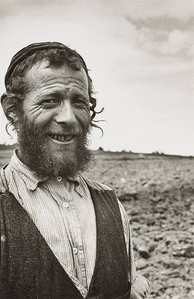 Appraisal: Roman Vishniac Polish - Jewish Peasant Carpatho Ukraine Peddlers transformed