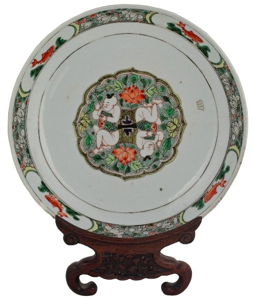 Appraisal: A Chinese porcelain saucer dish Kangxi enamelled in famille verte