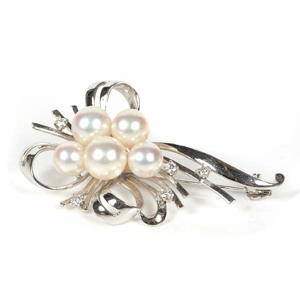 Appraisal: A cultured pearl diamond and k white gold bow brooch