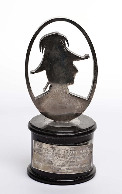 Appraisal: A SOLID SILVER PROFILE PORTRAIT of a military soldier with