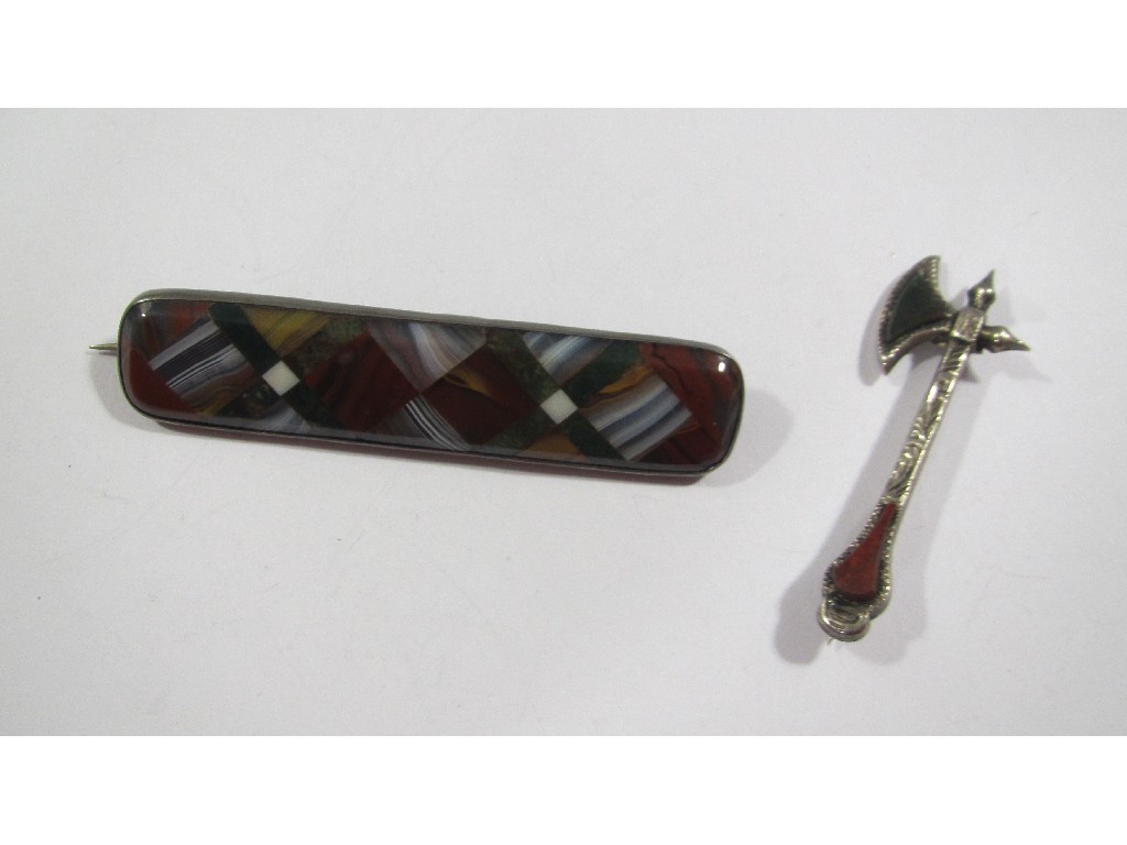 Appraisal: Lot comprising an oblong shaped vari coloured agate brooch in