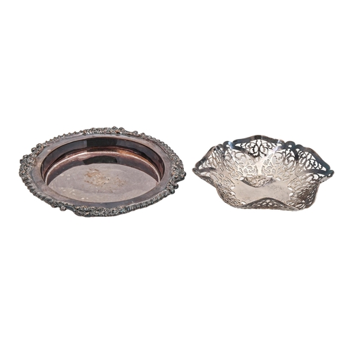 Appraisal: A George V silver muffin dish with gadrooned rim cm