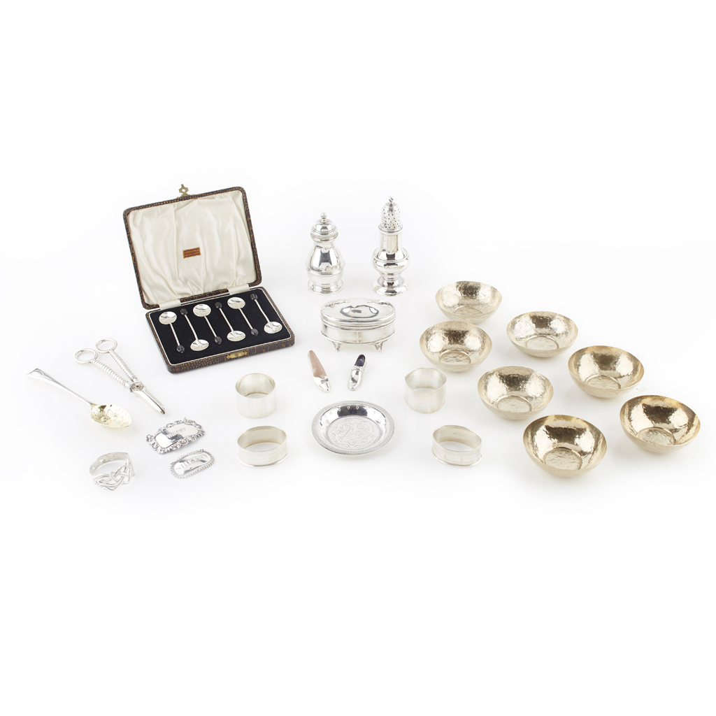 Appraisal: A collection of silver to include a set of coffee