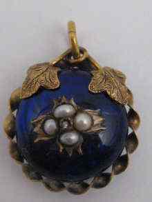 Appraisal: A yellow metal tests carat gold pendant decorated with blue