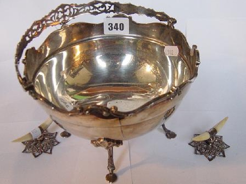 Appraisal: An open silver bowl of circular form with pierced and