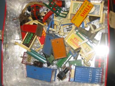 Appraisal: A quantity of tinplate and die cast station signs and