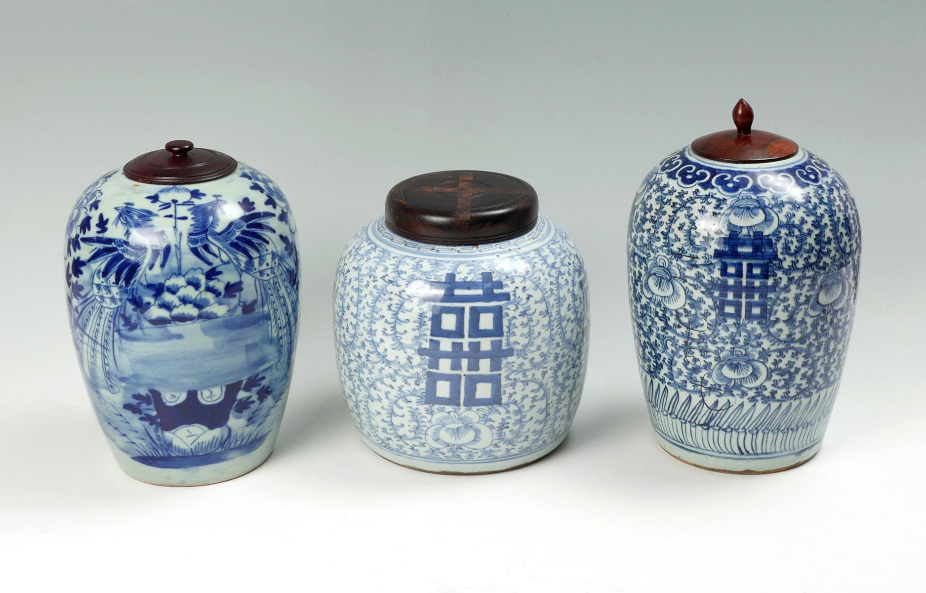 Appraisal: QING DYNASTY CHINESE BLUE AND WHITE COVERED JARS Comprising -