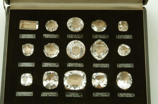 Appraisal: A cased set of fifteen reproduction Historical Diamonds as noted