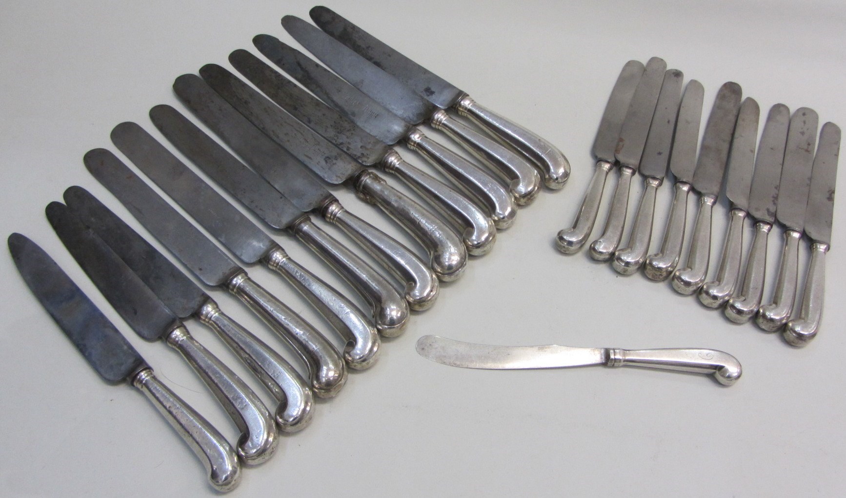 Appraisal: Twenty-two steel bladed mostly large and small knives with unmarked