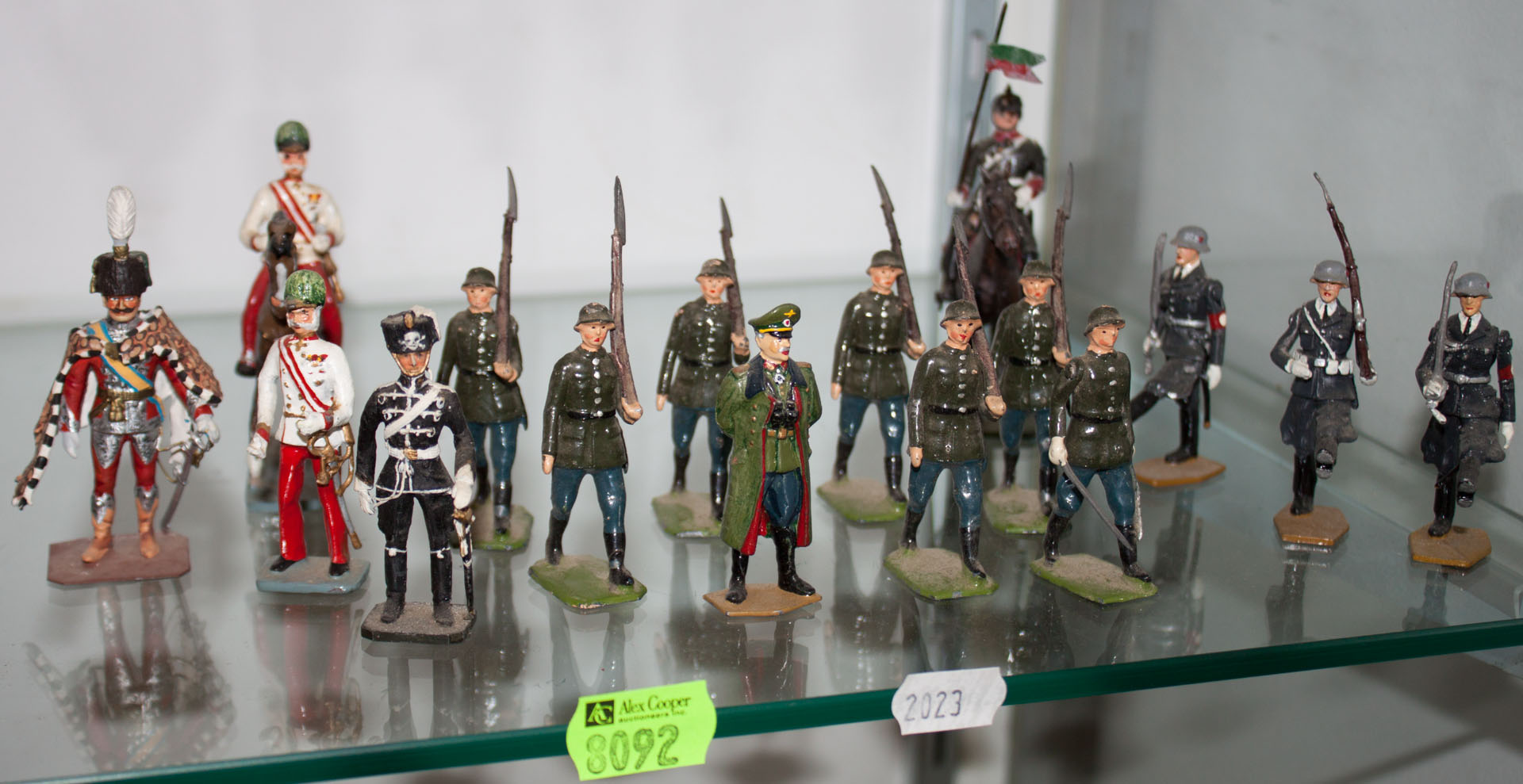 Appraisal: Assortment of German lead soldiers