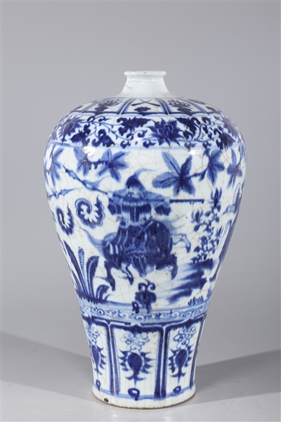 Appraisal: Chinese blue and white porcelain Meiping vase with warriors to